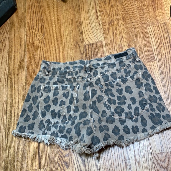 Blank NYC jean shorts - Picture 3 of 4